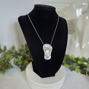 Beach Fashion Silver Mother of Pearl Abalone Flip Flop Pendant Necklace